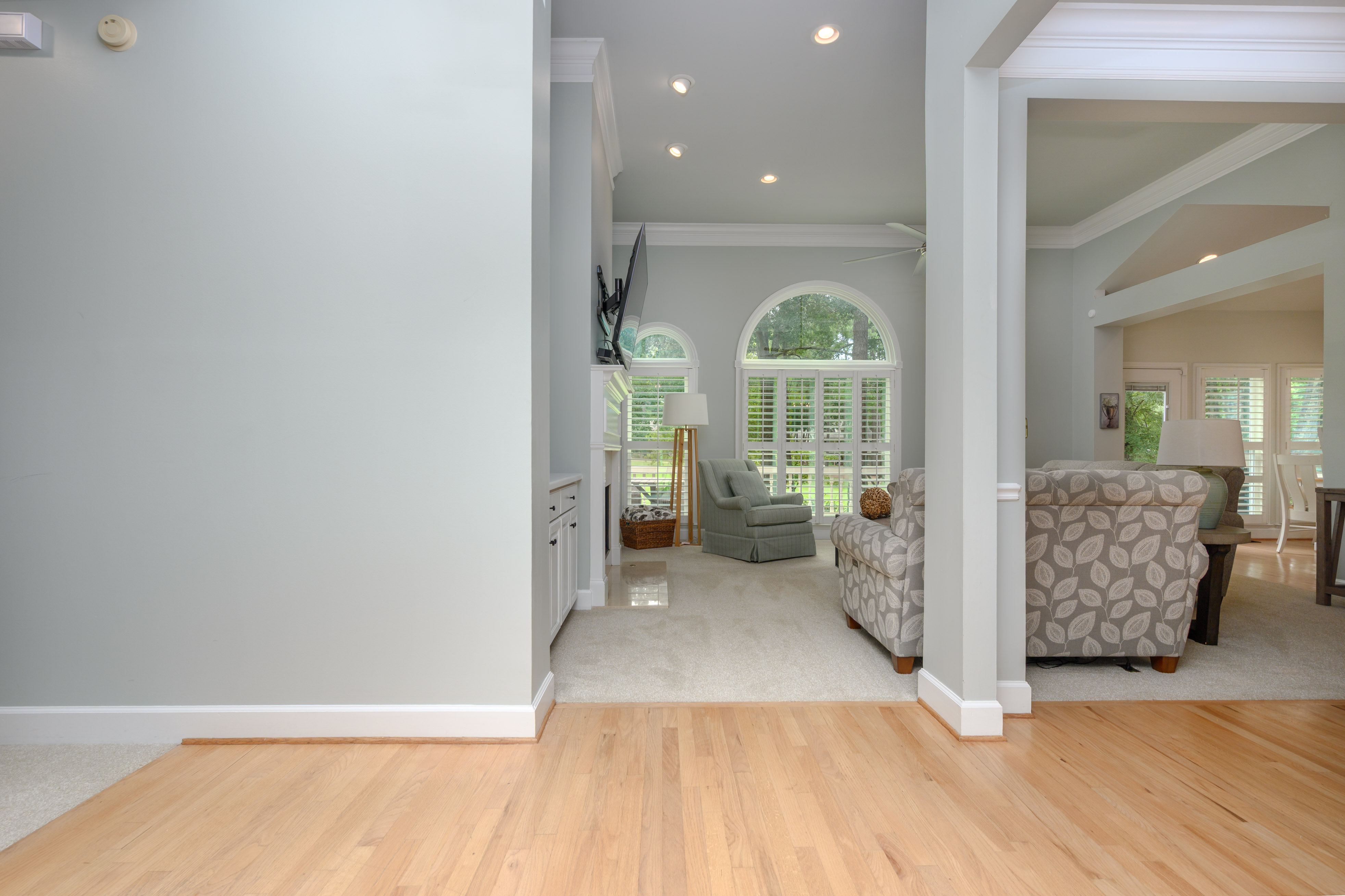 124 Oakton North image 3